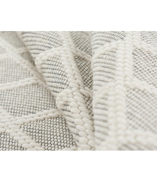 Ember Area Rug Momeni Ember Area Rug EMR-2 Ivory 5' X 8'