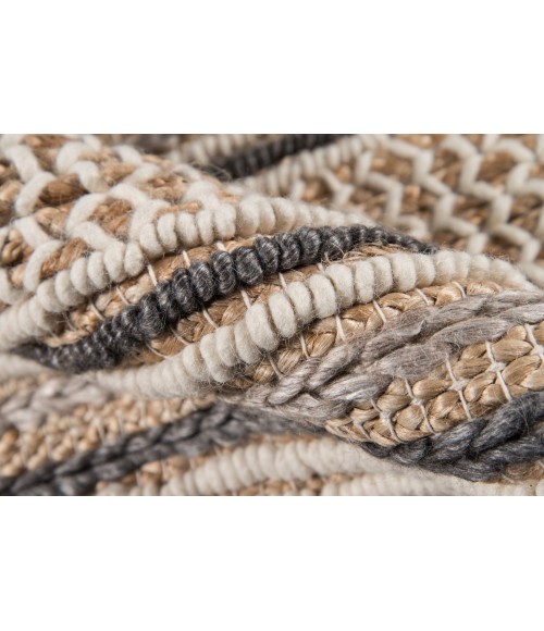 Momeni Esme Area Rug ESM-1 Charcoal 5' X 7'