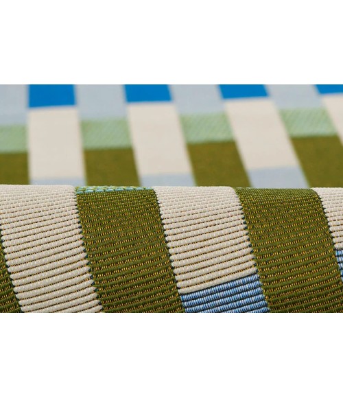 Novogratz Icon Blue ICN-2 5 ft. 3 in. X 7 ft. 6 in. Rect. Rug