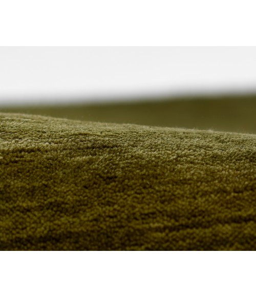 Novogratz Iris IR-01 Green 2 ft. 3 in. X 8 ft. Runner Rug