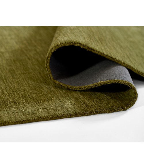 Novogratz Iris IR-01 Green 2 ft. 3 in. X 8 ft. Runner Rug