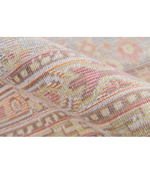 Momeni Isabella Area Rug ISA-7 Pink 5'3 X 7'3