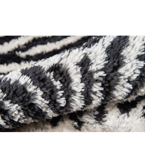 Momeni Kalahari Area Rug KAL-1 Domesticated Black 7'6 X 9'6