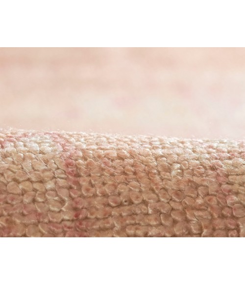 Momeni Luna Pink LNA-3 2 ft. X 4 ft. Rect. Rug