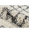 Momeni Maya Area Rug MAY-3 Ivory 3'11 X 5'7