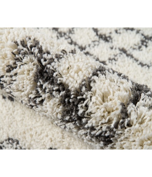 Momeni Maya Area Rug MAY-3 Ivory 3'11 X 5'7