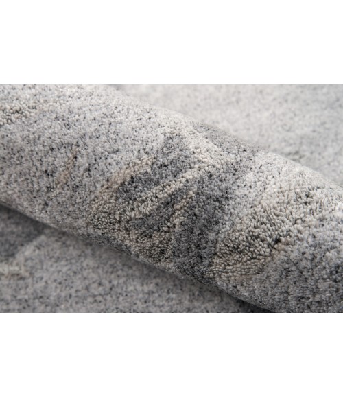 Millennia Area Rug Momeni Millennia Area Rug MI-04 Silver 7'6 X 9'6