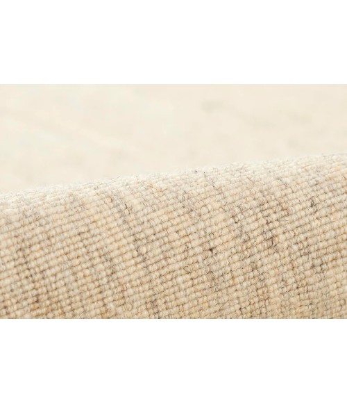 Momeni Oliver OLI-3 Natural 2 ft. 3 in. X 8 ft. Runner Rug