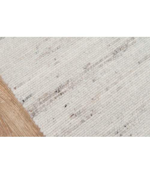 Momeni Richmond Area Rug RI-01 Collins Ivory 5' X 7'