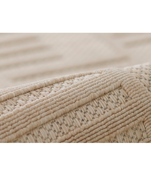 Vines VN-02 Beige 5'3" X 7'6" Momeni Vines VN-02 Beige 5'3" X 7'6" Area Rug
