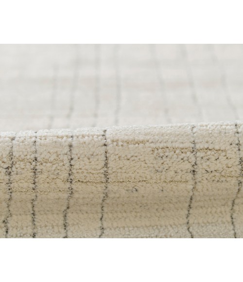 Momeni Wren WRE-1 Rug Momeni Wren WRE-1 Ivory 7 ft. 10 in. X 10 ft. Rectangle Rug