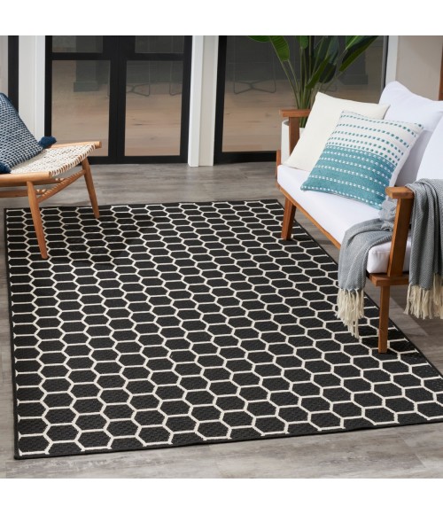 Nourison Reversible Indoor Outdoor Black RVB01 5 ft. X 7 ft. Rect. Rug