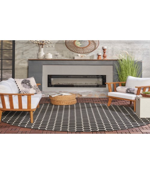 Nourison Reversible Indoor Outdoor Black RVB01 8 ft. Round Rug