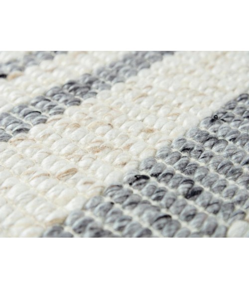 Rizzy Capri Area Rug CPI101 5' x 7'6" Ivory