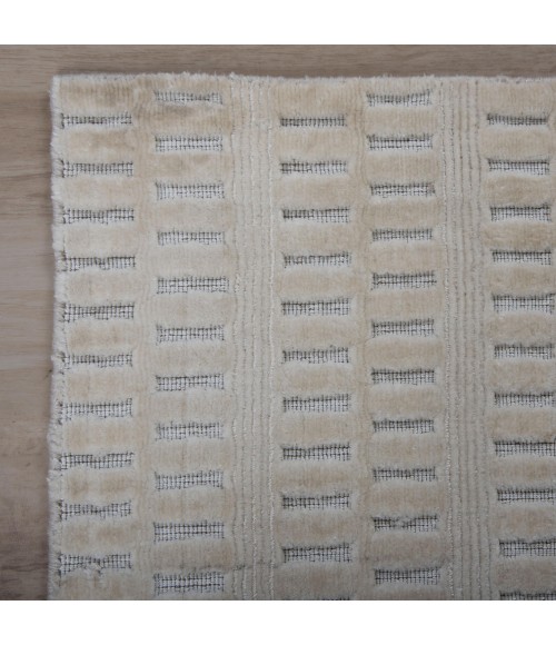 Rizzy Home Manhattan Ivory MAH702 5 ft. X 8 ft. Rect. Rug