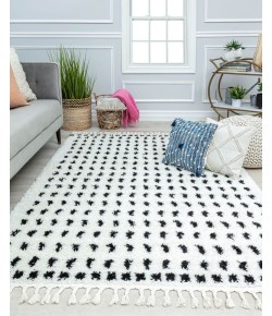 CosmoLiving By Cosmopolitan Bevar RA32557 White Area Rug 5 ft. x 7 ft. Rectangle
