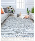 CosmoLiving By Cosmopolitan Bevar RA32565 White Area Rug 5 ft. x 7 ft. Rectangle