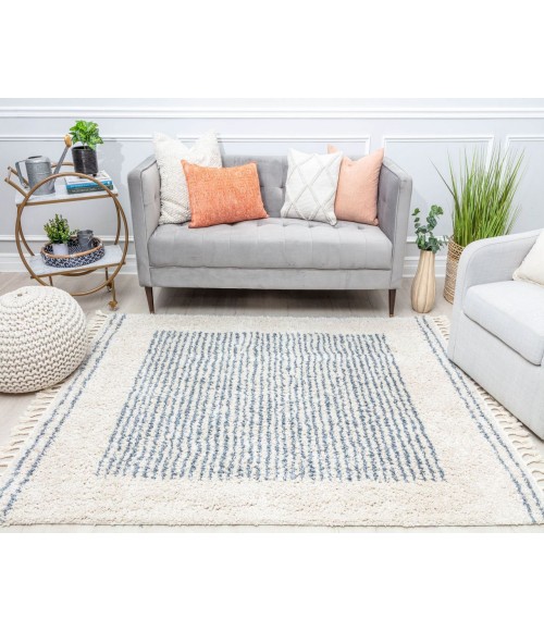 CosmoLiving By Cosmopolitan Bevar RA32605 White Area Rug 5 ft. x 7 ft. Rectangle