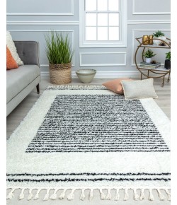 CosmoLiving By Cosmopolitan Bevar RA32613 White Area Rug 5 ft. x 7 ft. Rectangle
