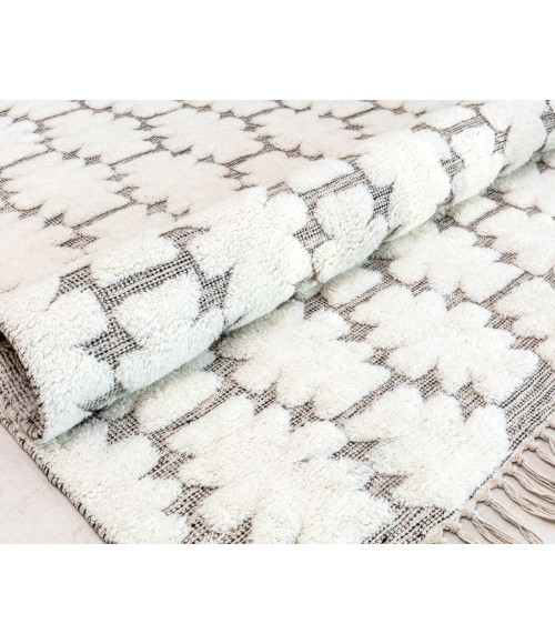 Rugs America Cream RA32363 White Area Rug 2 ft. x 3 ft. Rectangle