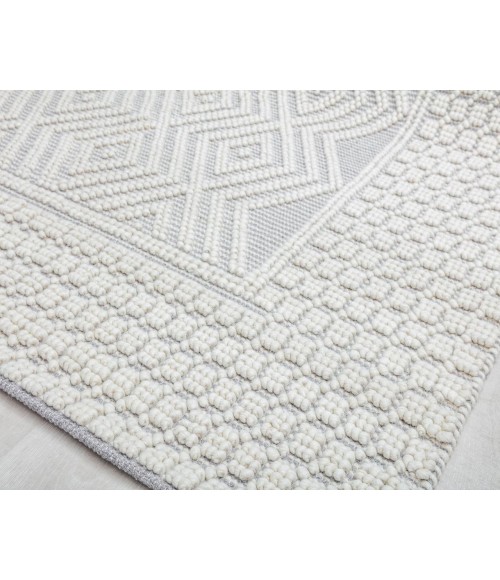 Rugs America Bohemian RA32022 White Area Rug 5 ft. x 7 ft. Rectangle
