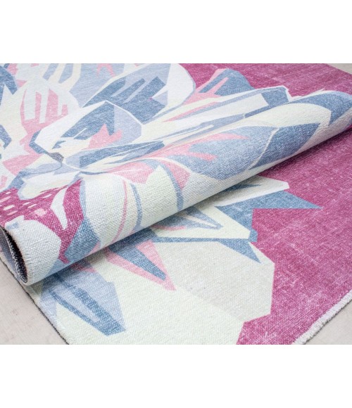 Elizabeth Sutton Maze RA32503 Pink Elizabeth Sutton Maze RA32503 Pink Area Rug 5 ft. 3 in. x 7 ft. Rectangle