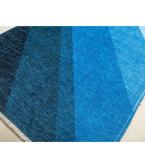 Elizabeth Sutton Maze RA32513 Blue Area Rug 2 ft. 7 in. x 4 ft. 0in. Rectangle