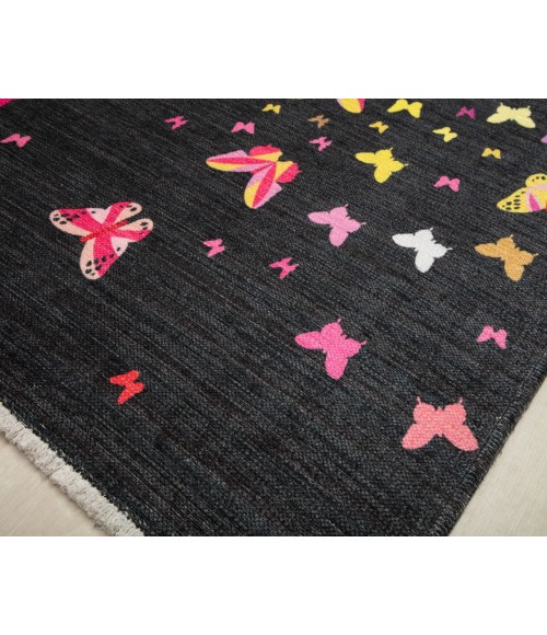 Elizabeth Sutton Maze RA32538 Black Elizabeth Sutton Maze RA32538 Black Area Rug 2 ft. 8 in. x 4 ft. 0in. Runner