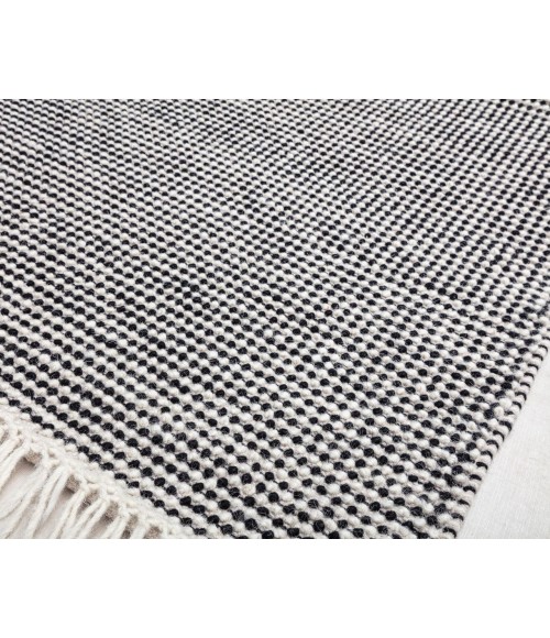 Rugs America Romen RA32032 Black Area Rug 5 ft. x 7 ft. Rectangle