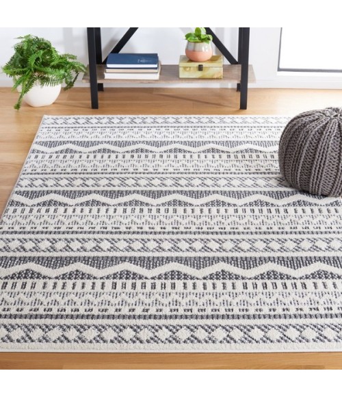 Safavieh Alamo ALM716 Charcoal / Ivory 5'-3" X 7'-6" Rectangle Area Rug