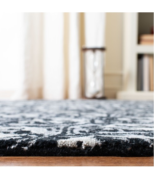 Safavieh Allure ALR419 Ivory / Black 5' X 8' Rectangle Area Rug