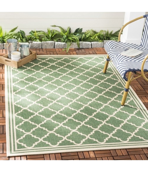 Safavieh Beach House BHS121 Green / Creme 4' X 6' Rectangle Area Rug
