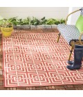 Safavieh Beach House BHS128 Red / Creme 5'-3" X 7'-6" Rectangle Area Rug
