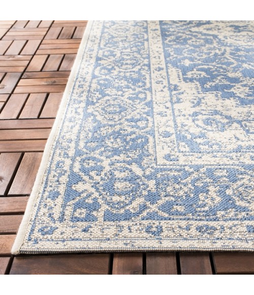 Safavieh Beach House BHS137 Blue / Creme 4' X 4' Square Area Rug
