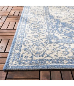 Safavieh Beach House BHS137 Cream / Blue 4' X 4' Round Area Rug