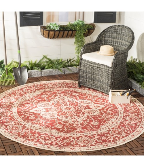 Safavieh Beach House BHS137 Red / Creme 4' X 4' Round Area Rug