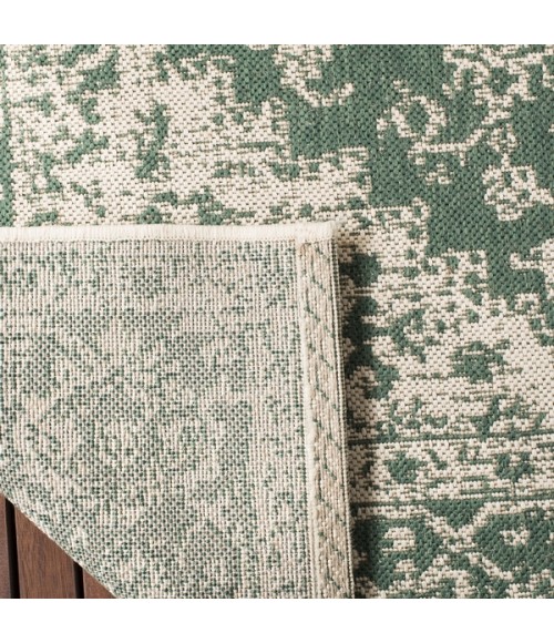 Safavieh Beach House BHS137 Green / Creme 8' X 8' Round Area Rug