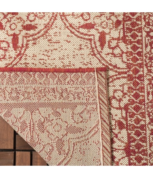 Safavieh Beach House BHS174 Red / Creme 4' X 4' Round Area Rug