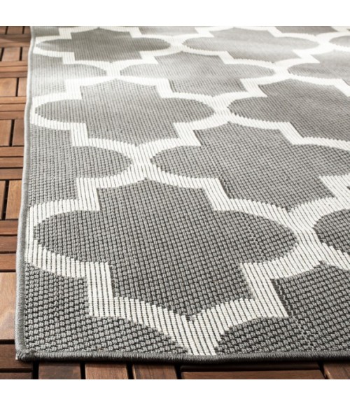 Safavieh Bermuda BMU804 Grey / Ivory 6'-7" X 6'-7" Round Area Rug