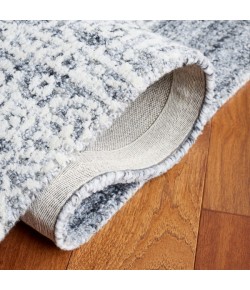 Safavieh Ebony Grey / Ivory EBN106 6 ft. X 6 ft. Square Rug