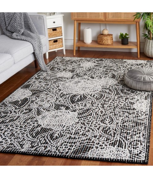 Safavieh Ebony Black / Ivory EBN114 5 ft. X 8 ft. Rectangle Rug