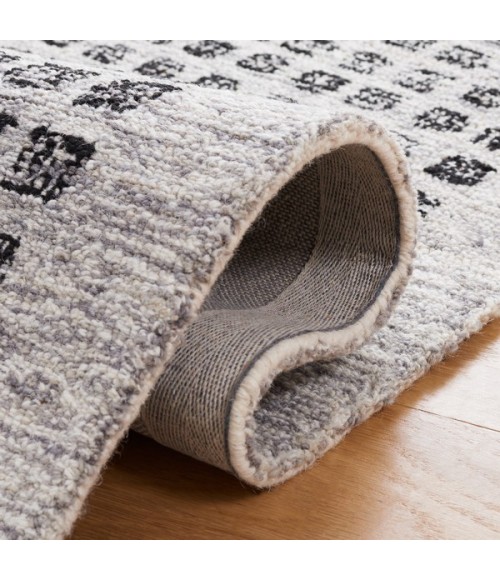 Safavieh Ebony Silver / Black Rug EBN203 6 ft. X 6 ft. Square - Rugs Town Safavieh Ebony Silver / Black EBN203 6 ft. X 6 ft. Square Rug