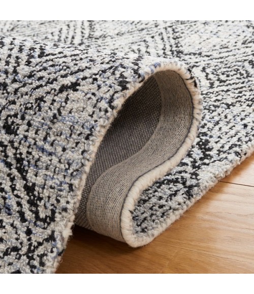 Safavieh Ebony Silver / Black EBN204 2 ft. 3 in. X 9 ft. Runner Rug