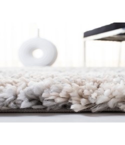 Safavieh Fontana Shag  Grey / Ivory FNT856 3 ft. X 3 ft. Round Rug