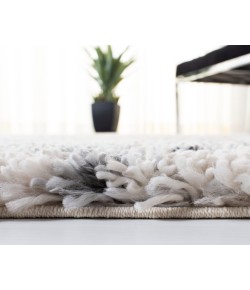 Safavieh Fontana Shag  Grey / Ivory FNT888 5 ft. 3 in. X 7 ft. 6 in. Rectangle Rug