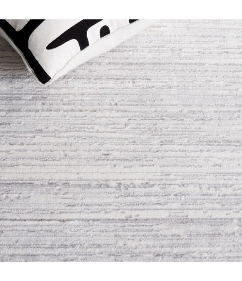 Safavieh Hanna Ivory / Light Grey HAN102 5 ft. 3 in. X 7 ft. 6 in. Rectangle Rug