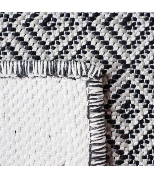 Safavieh Hampton Grey / Black HTN230 2 ft. X 9 ft. Runner Rug