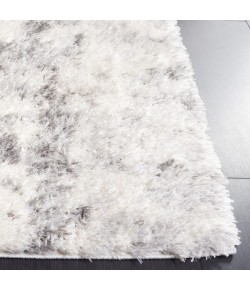 Safavieh Lindsay Shag Ivory / Grey LNS550 2 ft. 2 in. X 8 ft. Runner Rug