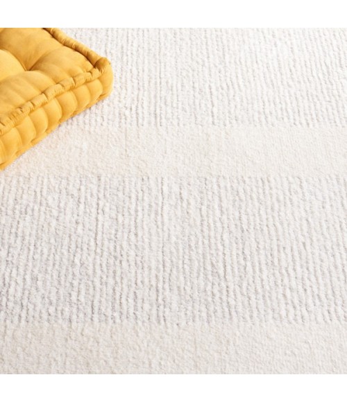 Safavieh Melody Ivory / Grey MEL130 6 ft. 7 in. X 6 ft. 7 in. Square Rug