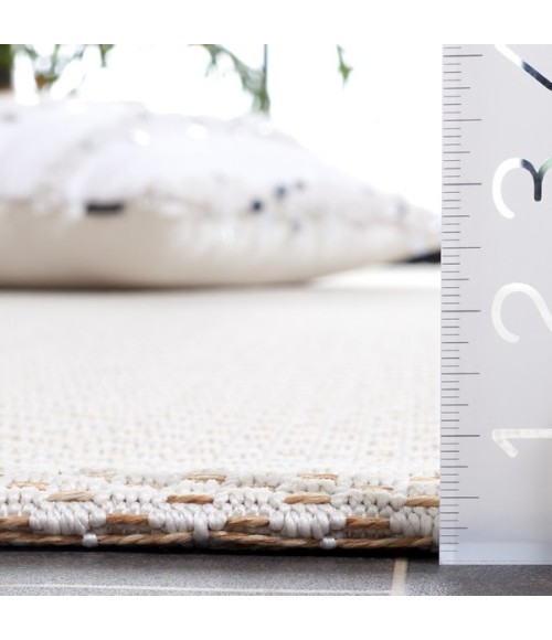 Safavieh Sisal All-Weather Ivory / Natural SAW640 6 ft. 7 in. X 6 ft. 7 in. Square Rug